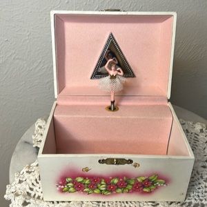 Vintage Ballerina Jewelry music box